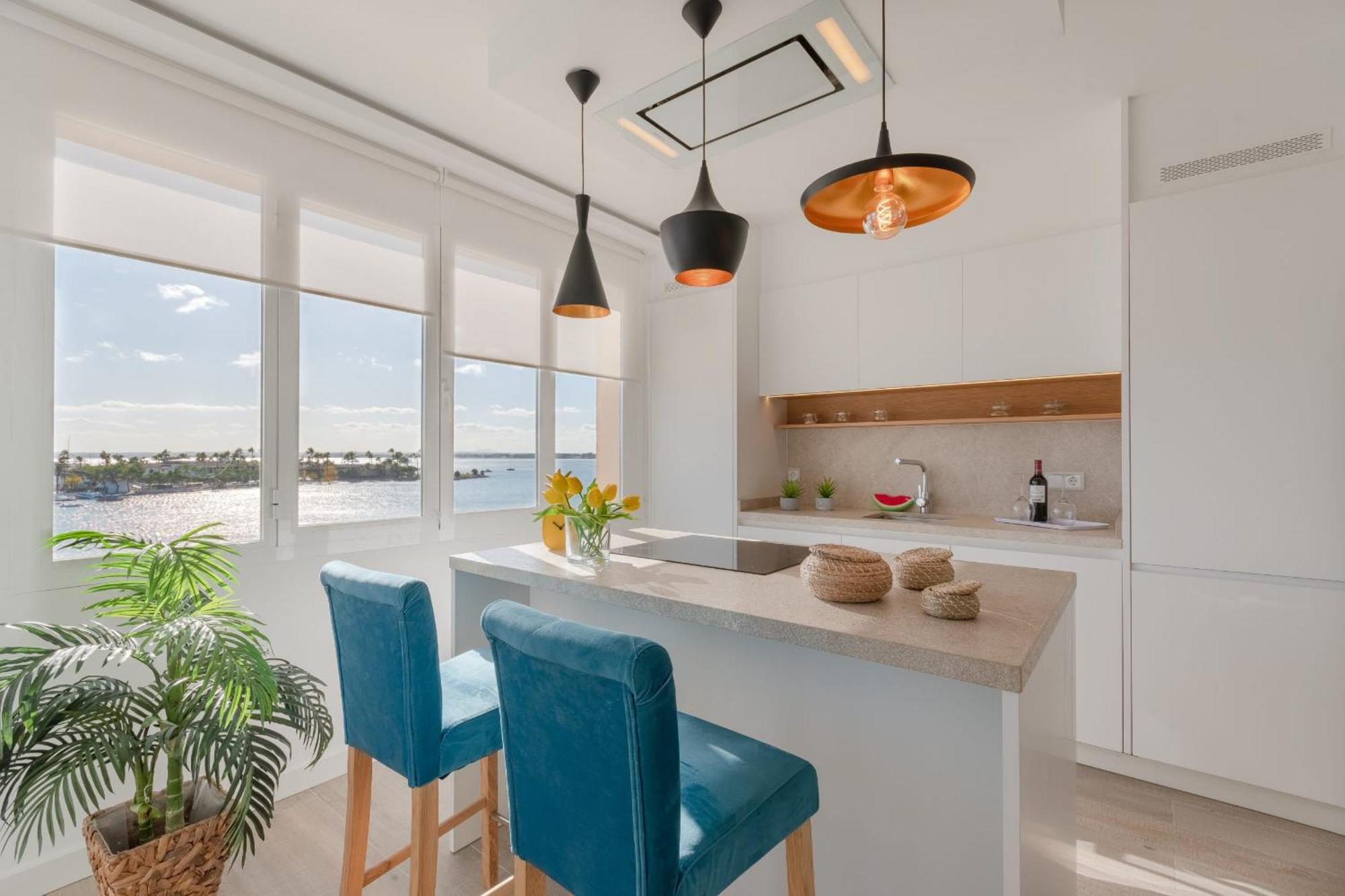 First Line Apartment *